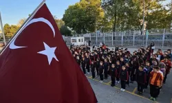 Şehitler için tüm okullarda 1 dakikalık saygı duruşunda bulunuldu