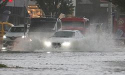 Antalya sağanak yağışa teslim oldu