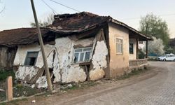 Tokat'ta meydana gelen depremin ardından birçok ev hasar aldı
