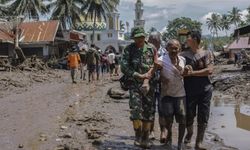 Endonezya'da ölenlerin sayısı artıyor