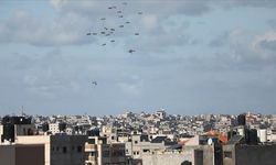 Gazze'nin güneyine uçaklarla insani yardım