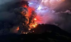 Endonezya'da yanardağ patlaması gerçekleşti