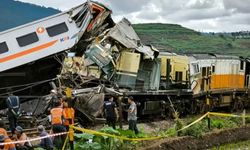 Slovakya'da otobüs ve tren çarpıştı: 6 ölü