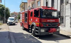 Sultangazi'de 4 katlı binada yangın çıktı