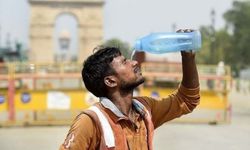 Hindistan'da aşırı sıcaklar evsizlere vurdu