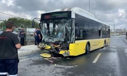 İETT otobüsüyle tır otobanda çarpıştı