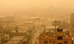 İran'da kum fırtınası çıktı birçok insan hastanelere koştu