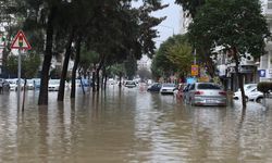 İzmir'i su bastı
