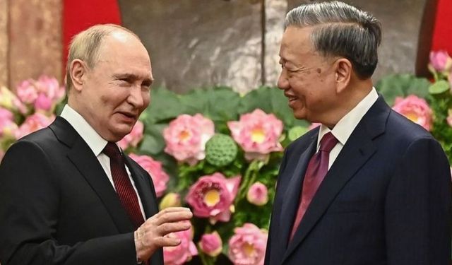 Vladimir Putin'den Vietnam ziyareti
