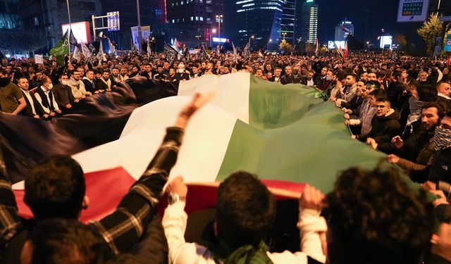 İstanbul'da gece saatlerinde protesto