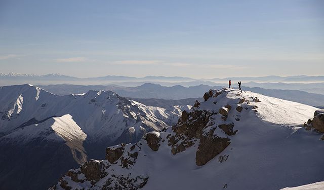 Sultan Baba Dağı, kış tırmanışı için dağcıları bekliyor